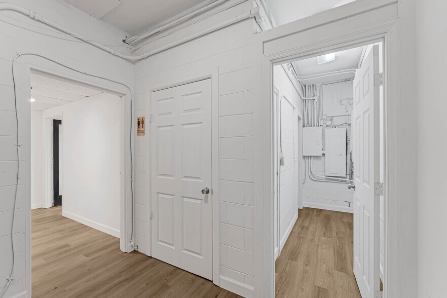 More Photos Of 5115 Silver Star Rd, Orlando Storefront Retail Office For Sale