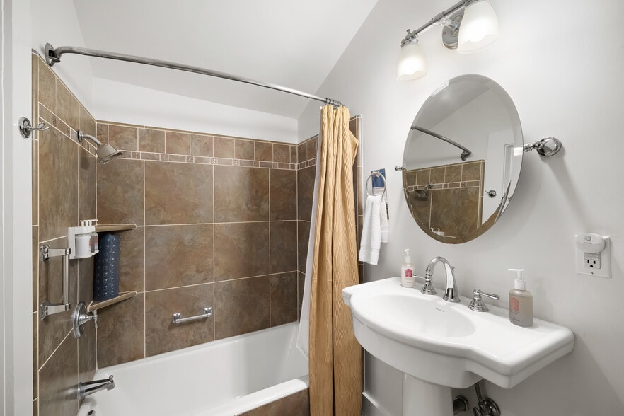 More Photos Of 2476 Main St, Cambria Hospitality For Sale