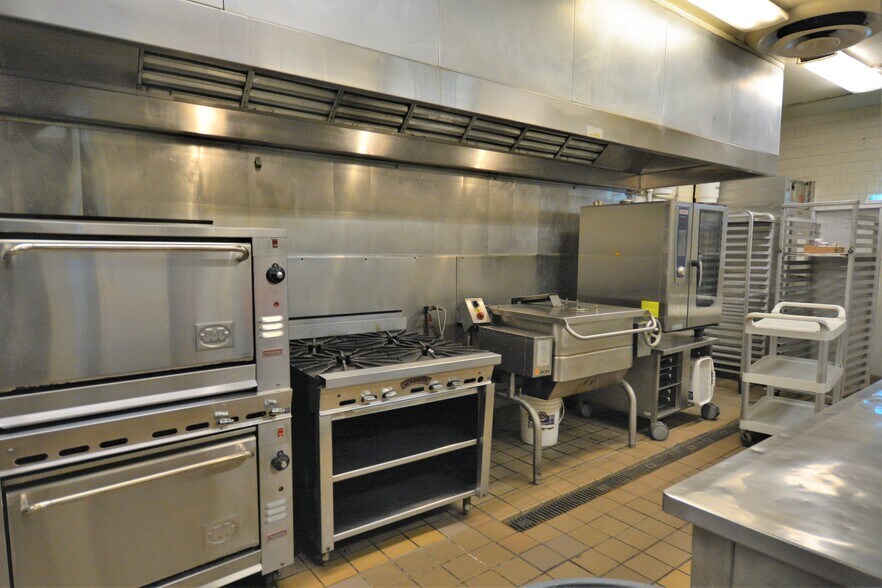 More Photos Of 1929 4th St, Eureka Hotel For Sale