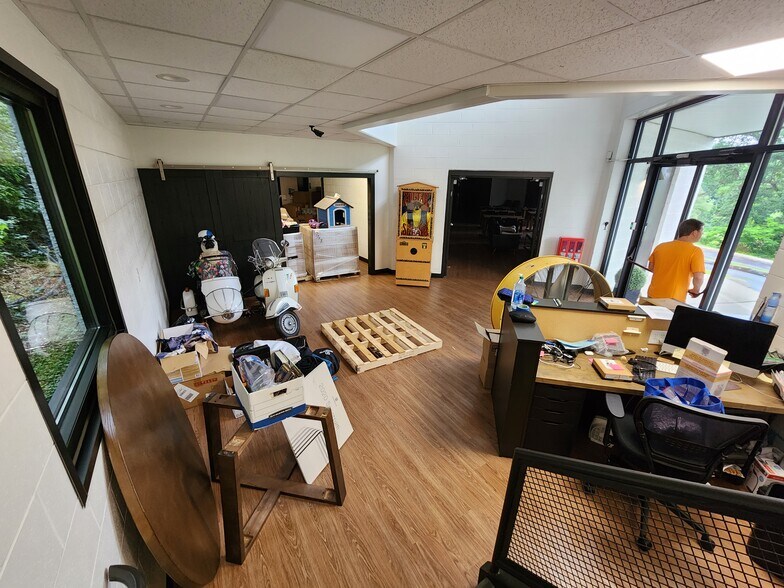 More Photos Of 501 Howell Rd, Greenville Office For Lease