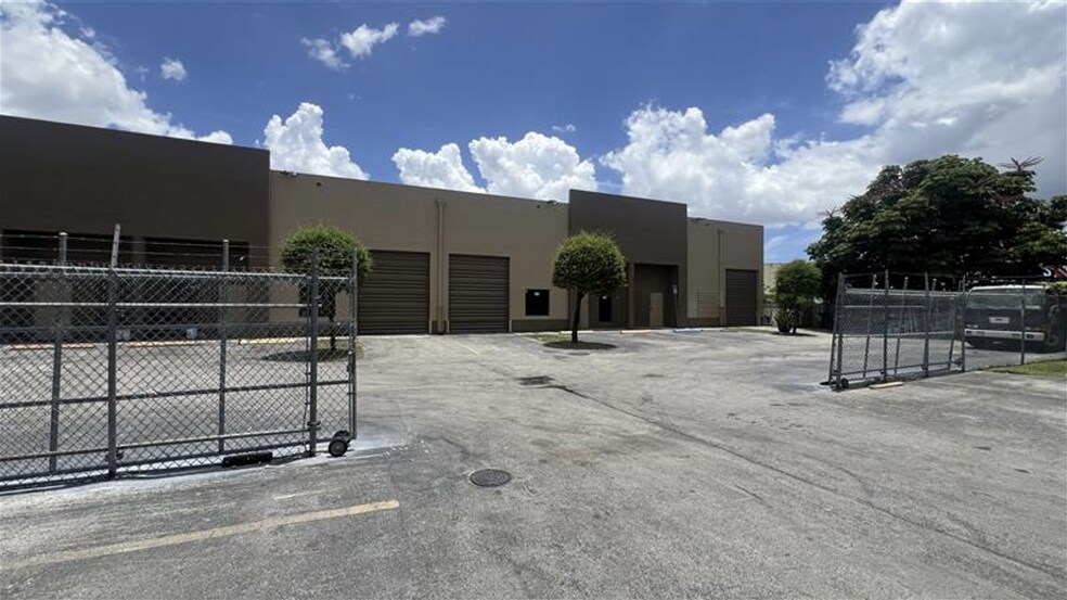 More Photos Of 12913 W Okeechobee Rd, Hialeah Warehouse For Sale