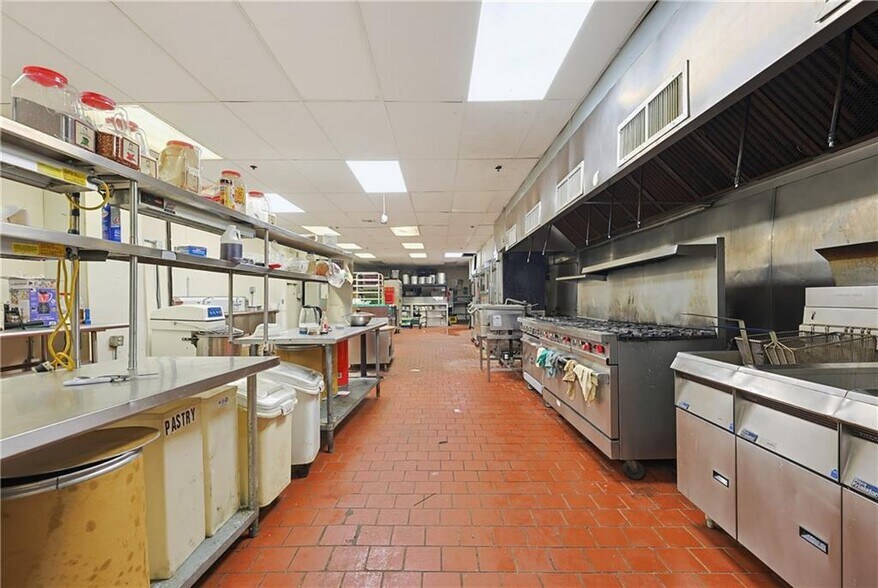 More Photos Of 955 W Shore Rd, Warwick Restaurant For Sale