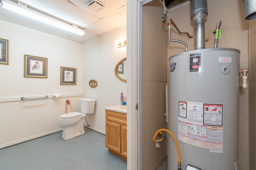 More Photos Of 3920 Nowata Rd, Bartlesville Freestanding For Sale