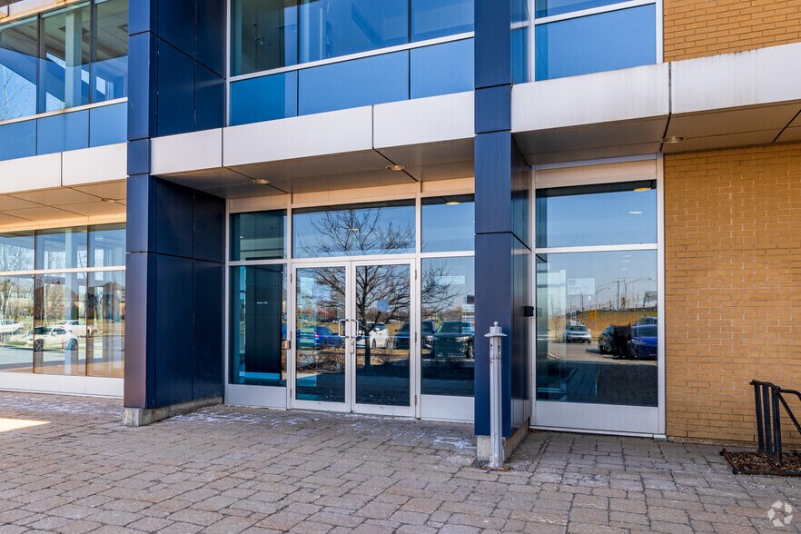 More Photos Of 4255 Boul Lapinière, Brossard Office For Lease