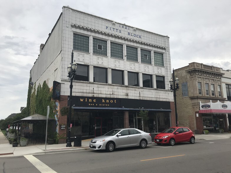 More Photos Of 5611 6th Ave, Kenosha Restaurant For Sale