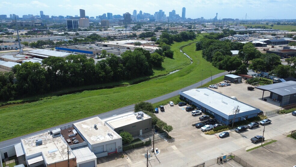 More Photos Of 1111 Lagoon Dr, Dallas Office For Sale