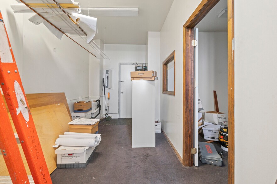 More Photos Of 429 N Eutaw St, Baltimore Office For Sale