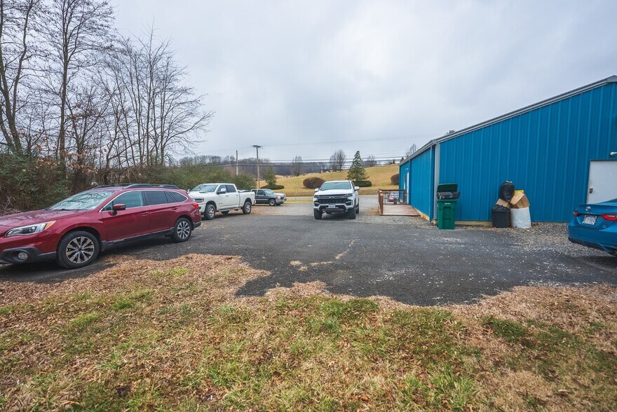 More Photos Of 19462 Lee Hwy, Abingdon General Retail For Sale