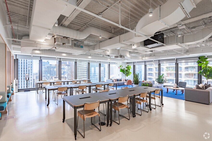 More Photos Of 330 N Wabash Ave, Chicago Coworking Space