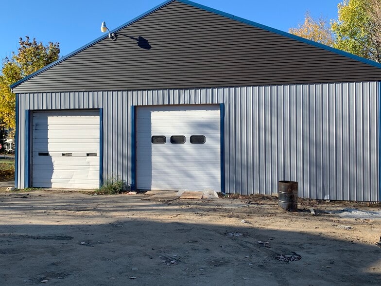 More Photos Of 29 Main St, Limerick Service For Sale
