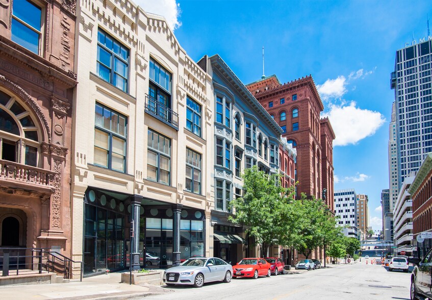 More Photos Of 102-106 W 9th St, Kansas City Unknown For Lease