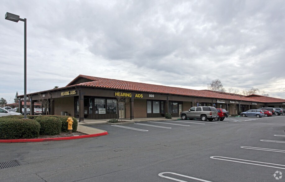 More Photos Of 151 N Sunrise Ave, Roseville Medical For Lease
