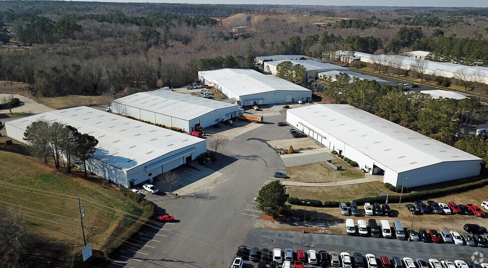 More Photos Of 1216-1228 United Dr, Raleigh Warehouse For Lease