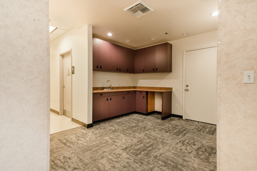 More Photos Of 2001 W Caldwell Ave, Visalia General Retail For Sale