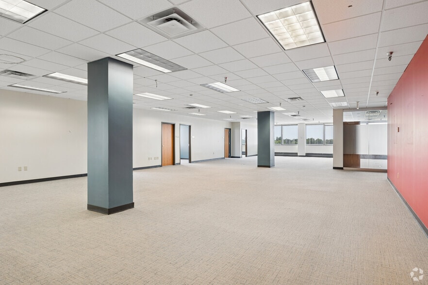 More Photos Of 875 Greentree Rd, Pittsburgh Office For Sale