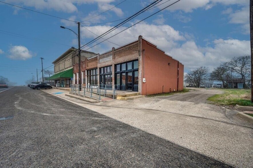 More Photos Of 111 N Main St, Milford Storefront For Sale