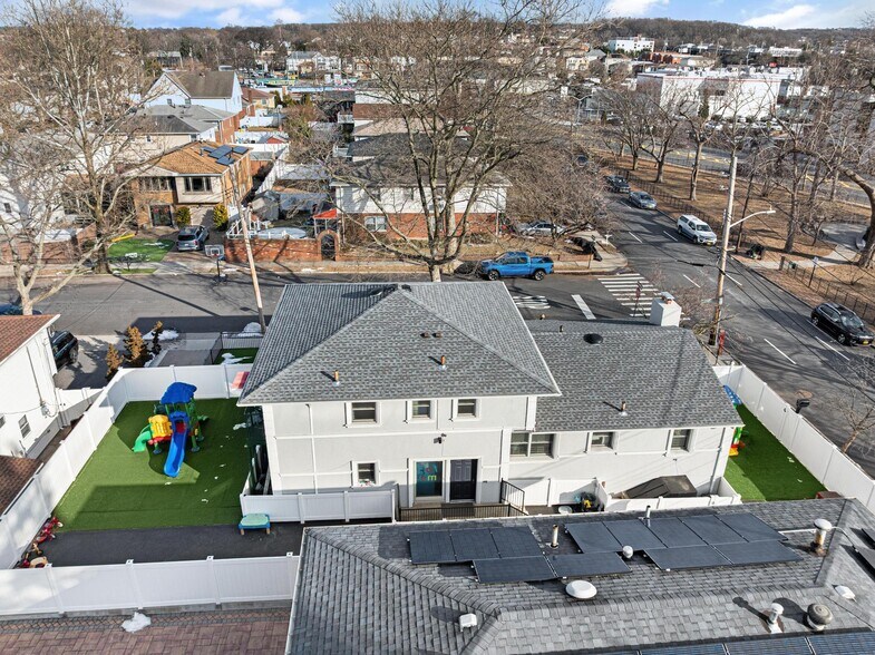 More Photos Of 55 Wyona Ave, Staten Island General Retail For Sale