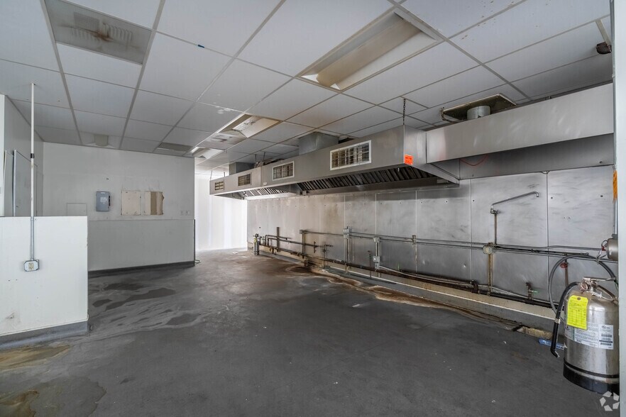 More Photos Of 1207 S Jackson St, Seattle Freestanding For Sale