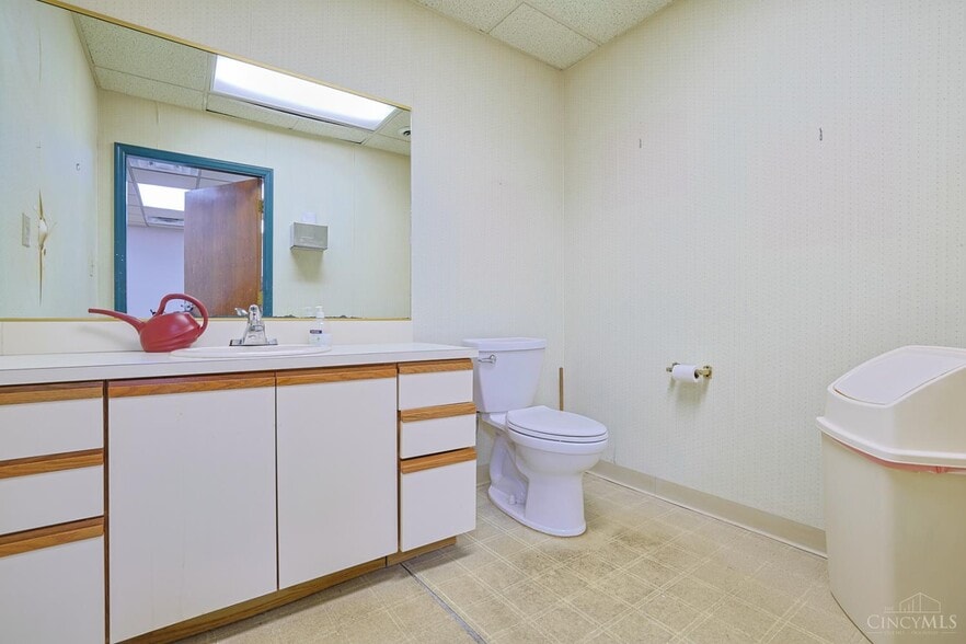 More Photos Of 2108 Central Pky, Cincinnati Loft Creative Space For Sale