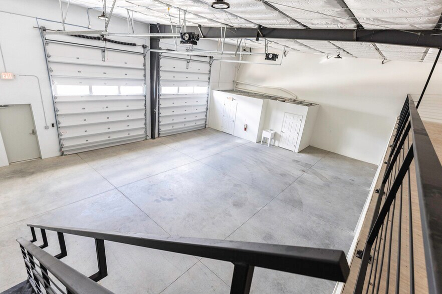 More Photos Of 11089 N US Highway 301, Oxford Light Manufacturing For Lease