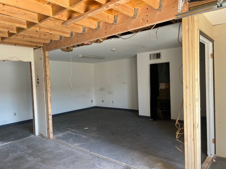 More Photos Of 12301 McNulty Rd, Philadelphia Warehouse For Lease