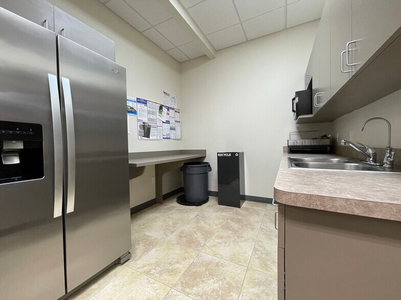 More Photos Of 1701 NW 80th Blvd, Gainesville Office For Sale