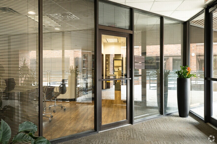 More Photos Of 4201 Bee Caves Rd, Austin Medical For Lease