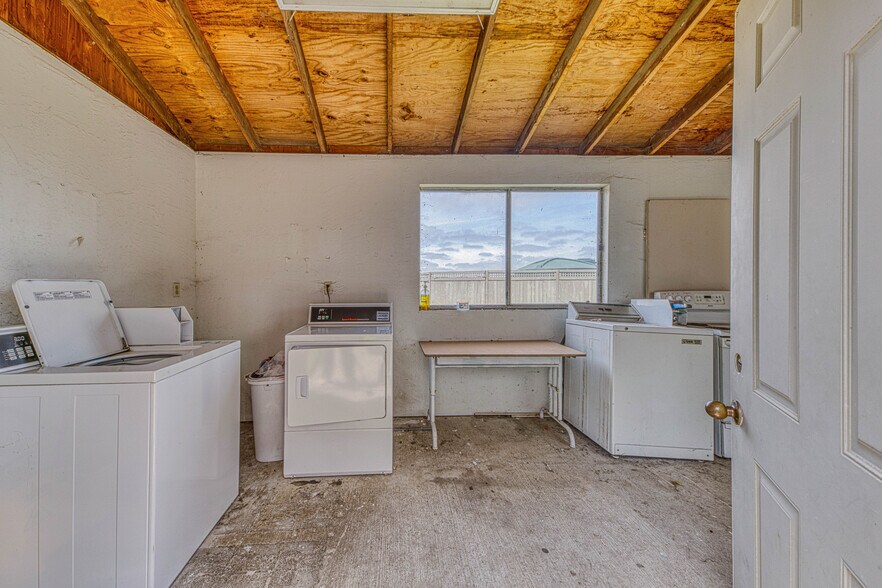More Photos Of 1200 W Market Cir, Salinas Apartments For Sale