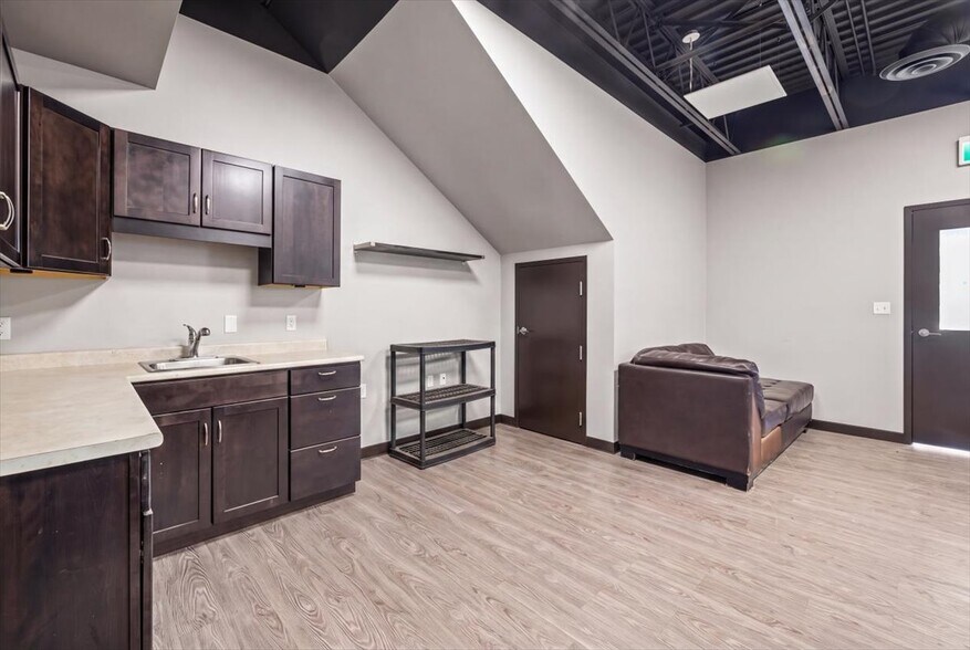 More Photos Of 280 Portage Clos, Sherwood Park Warehouse For Sale