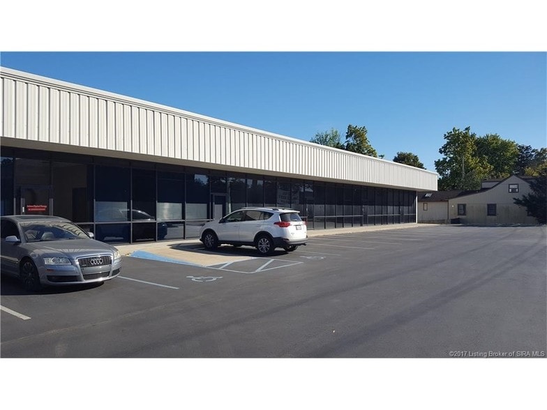 More Photos Of 326 Indiana Ave, Sellersburg Office For Lease