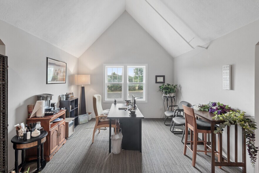 More Photos Of 1701-1713 Southcross Dr W, Burnsville Loft Creative Space For Sale