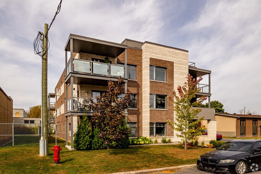 More Photos Of 1680 Rue Barbeau, Sainte-Catherine Apartments For Sale
