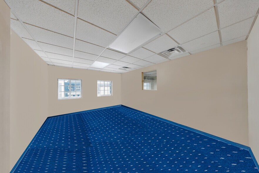 More Photos Of 10680 NW 123rd St, Miami Industrial For Sale