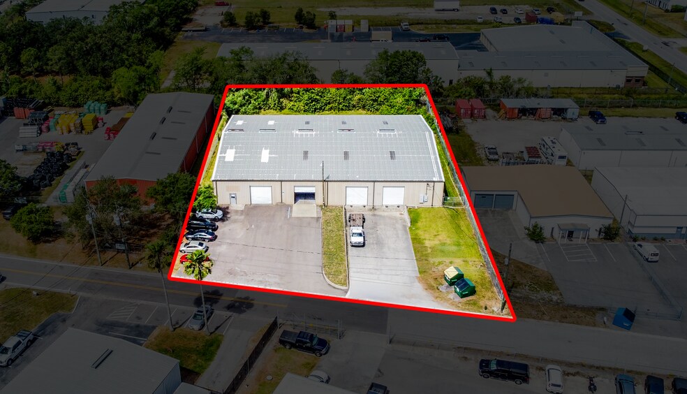 More Photos Of 7818 Depot Ln, Tampa Warehouse For Lease