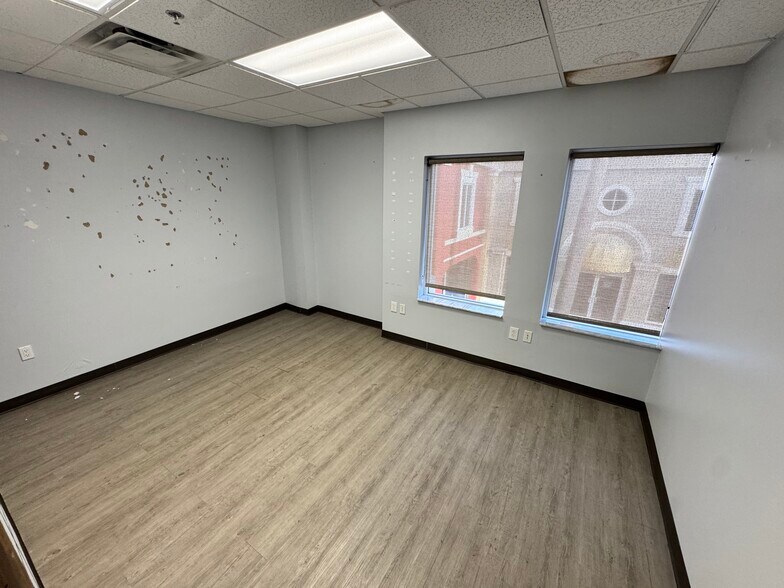 More Photos Of 2151 Consulate Dr, Orlando Loft Creative Space For Lease