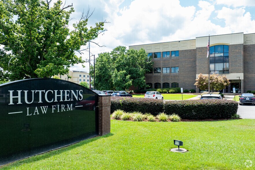 More Photos Of 4317 Ramsey St, Fayetteville Office For Sale