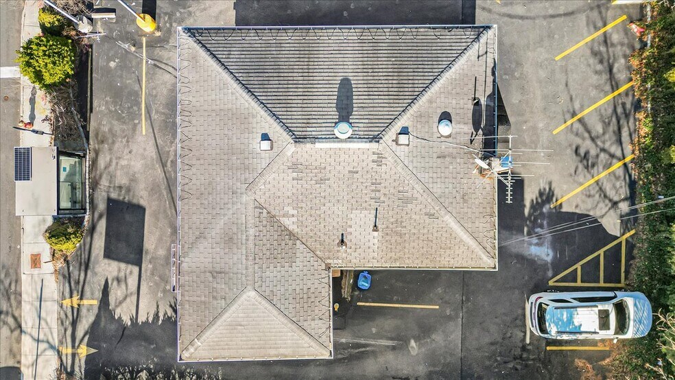 More Photos Of 2132 Central Park Ave, Yonkers Freestanding For Sale