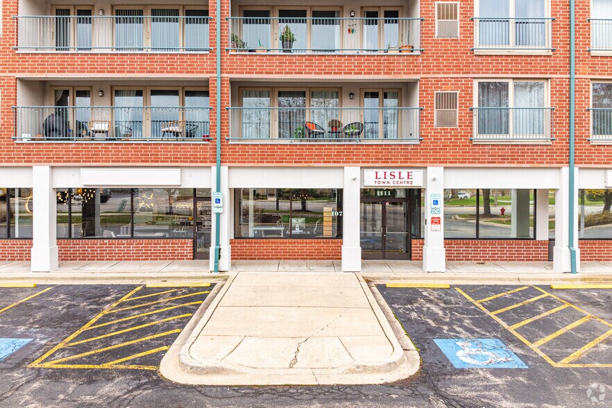More Photos Of 1111 Burlington Ave, Lisle Apartments For Lease