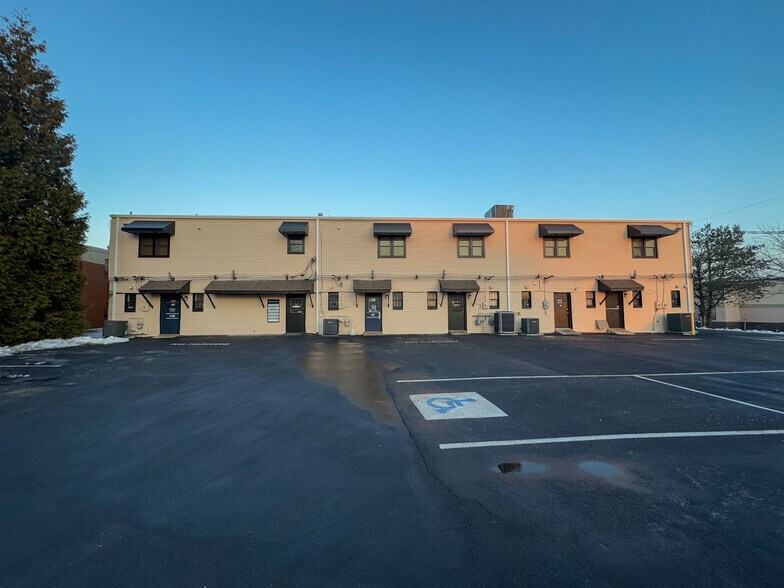 More Photos Of 3906-3908 Concord Pike, Wilmington Storefront For Lease