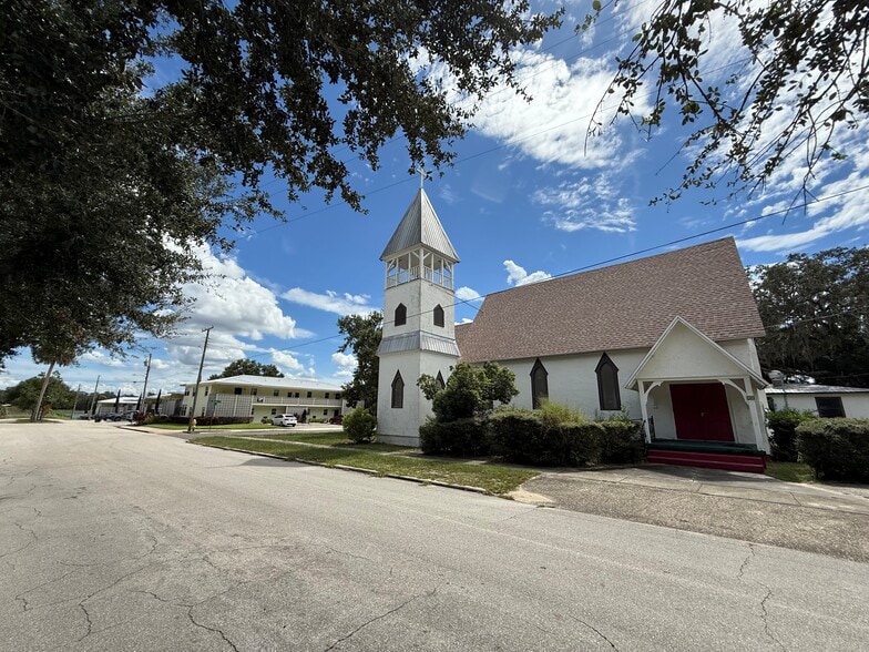 More Photos Of 18-20 E Pleasant St, Avon Park Religious Facility For Sale