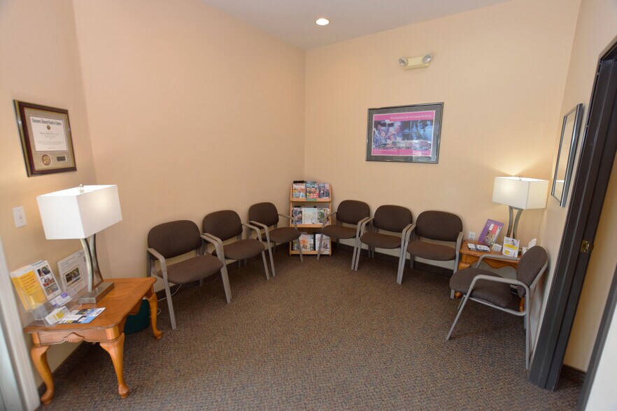 More Photos Of 3380 Beecher Rd, Flint Medical For Lease