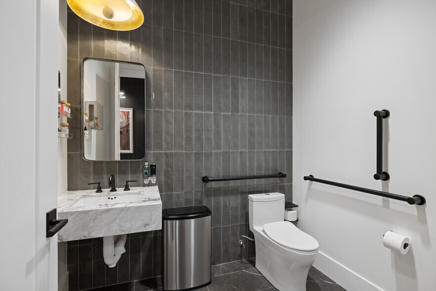 More Photos Of 4554 Forestdale Dr, Park City Light Manufacturing For Sale