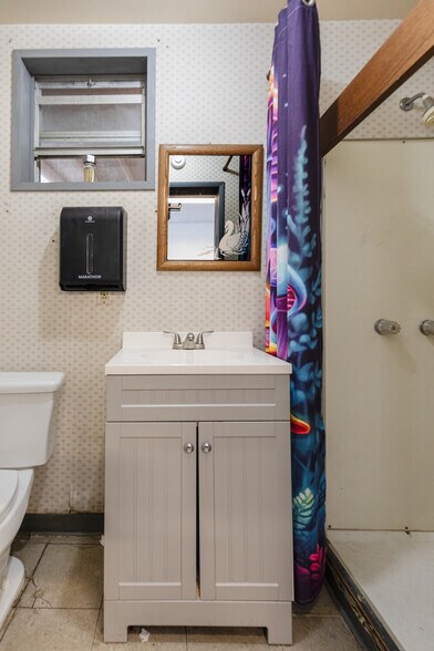 More Photos Of 4355 Lawehana St, Honolulu Industrial For Sale