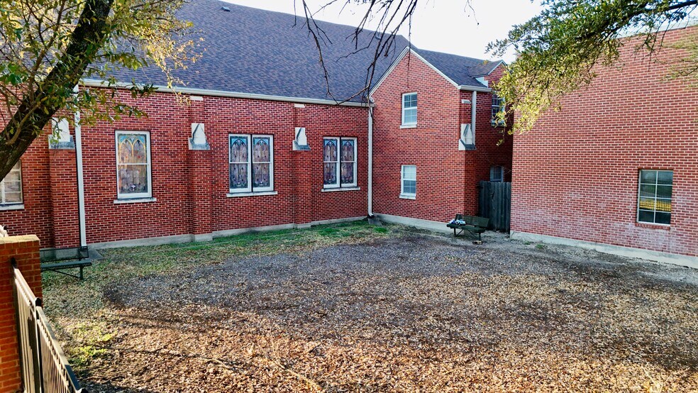 More Photos Of 300 N 5th St, Temple Religious Facility For Sale
