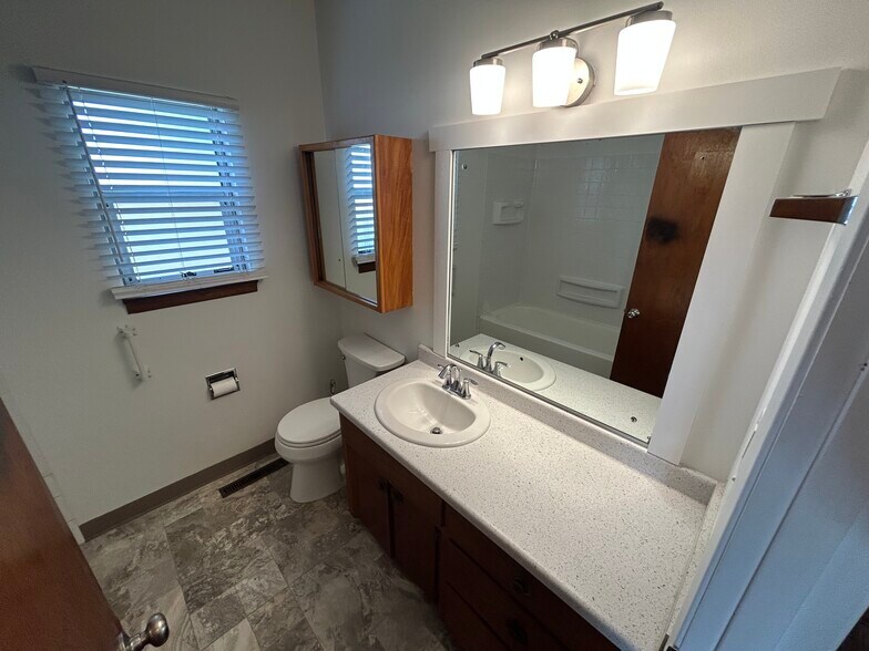 More Photos Of 2012 N Park Rd, Spokane Apartments For Sale