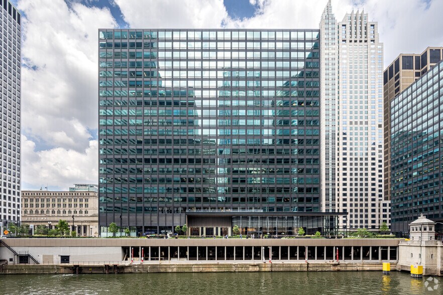 More Photos Of 120 S Riverside Plz, Chicago Business Park For Lease