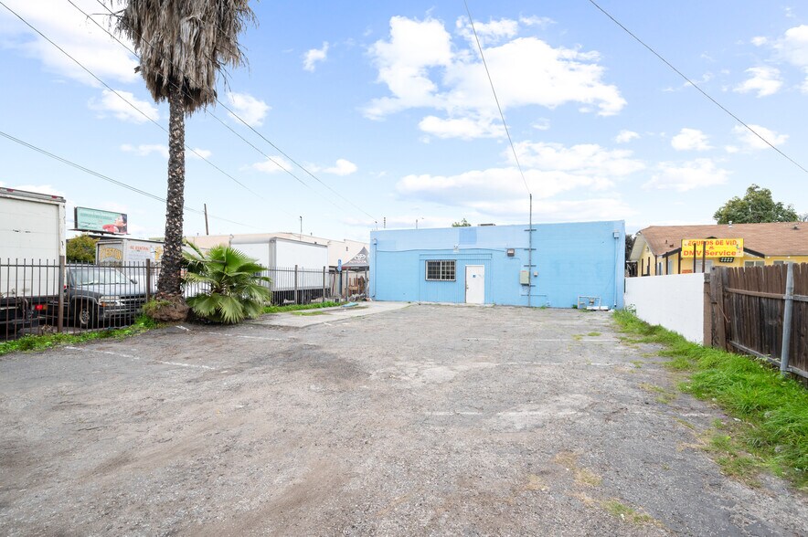 More Photos Of 3579 Gage Ave, Bell Medical For Sale