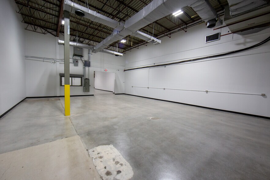 More Photos Of 600 Airport Rd, Fall River Manufacturing For Lease