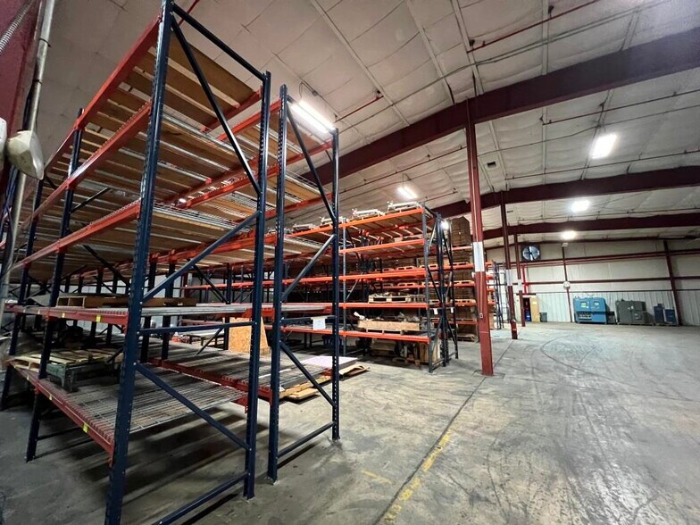 More Photos Of 2921 E 290 Rd, Grove Manufacturing For Lease