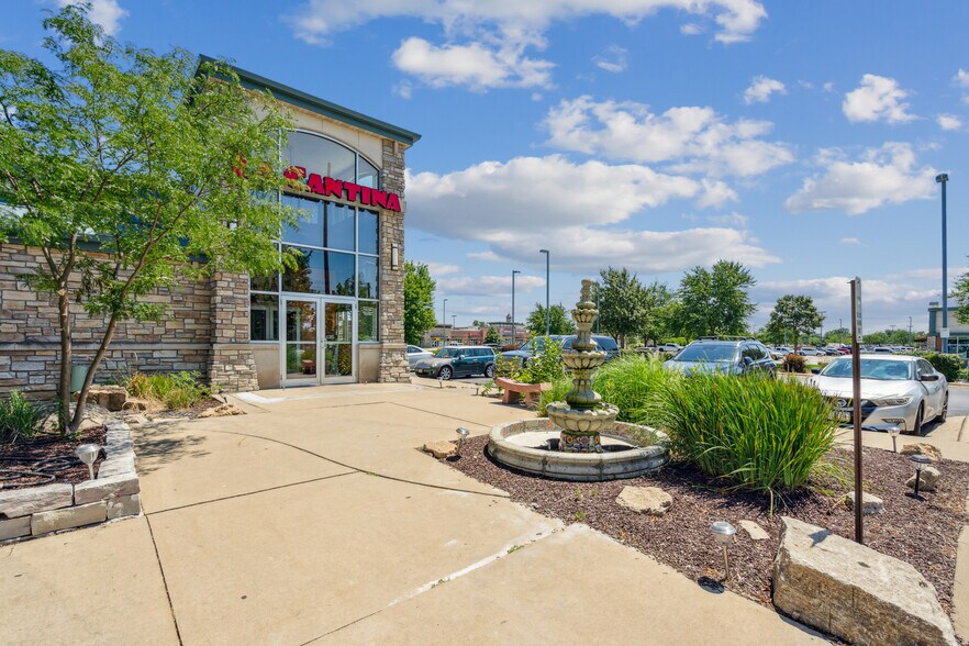 More Photos Of 5400 Edgewood Rd NE, Cedar Rapids Restaurant For Sale